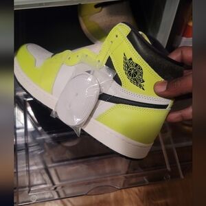 Jordan 1 High Retro Visionaire